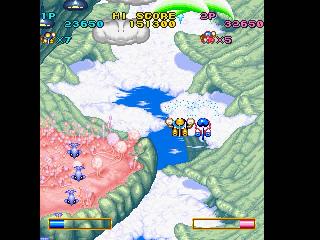 Screenshot Thumbnail / Media File 1 for Detana Twinbee Yahho! - Deluxe Pack (J)